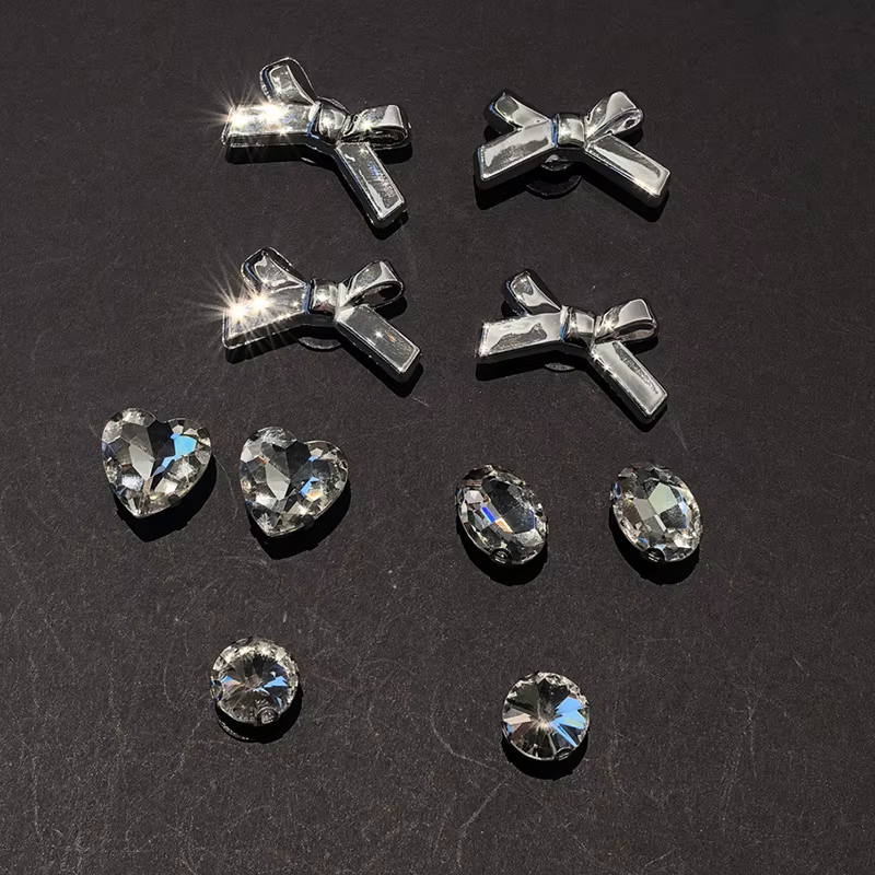 Décorations de chaussures en chaîne de perles et nœuds papillon mignons, Ensembles de breloques et b