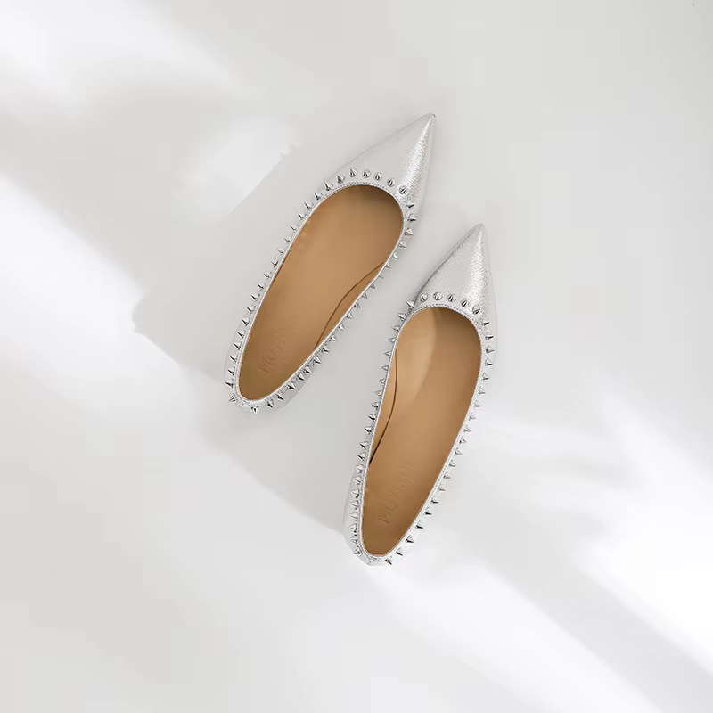 2025 printemps polyvalent pointu peu profond riveté semelle plate chaussures simples
