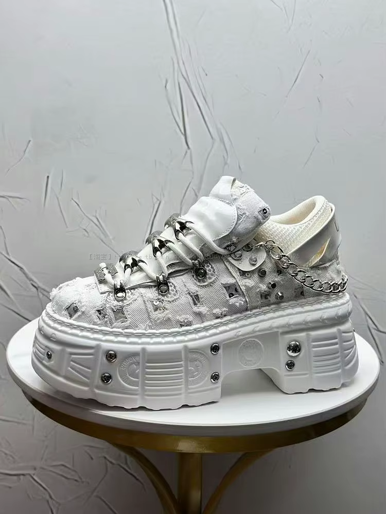 2025 été nouveaux hommes style punk plate-forme rehaussant niche personnalité frit rue mode papa cha