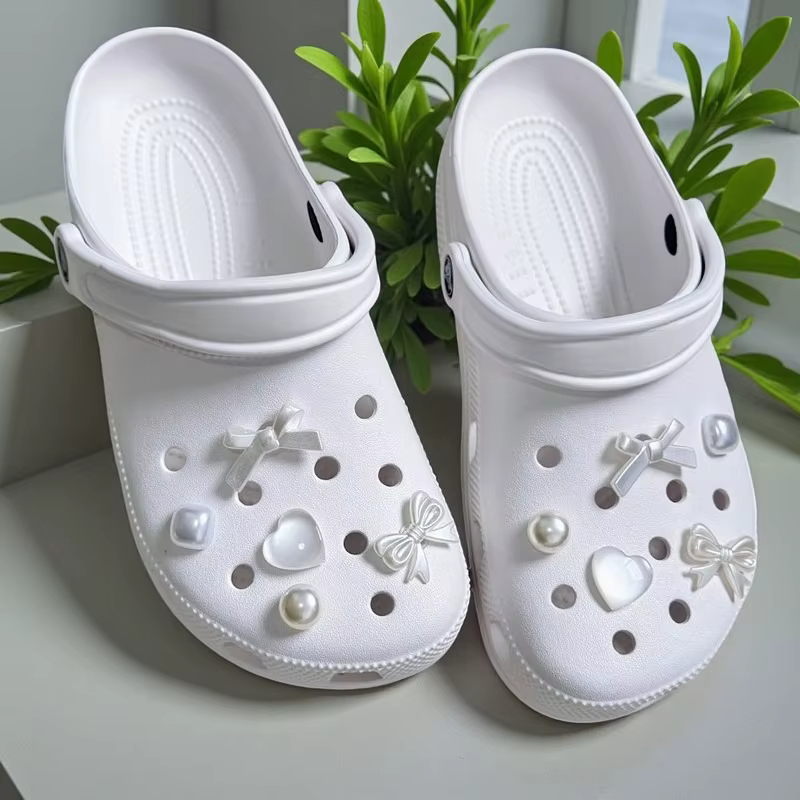 Nouveaux charms pour chaussures, mignons, féminins, de créateur, élégants, vintage, avec perles et n