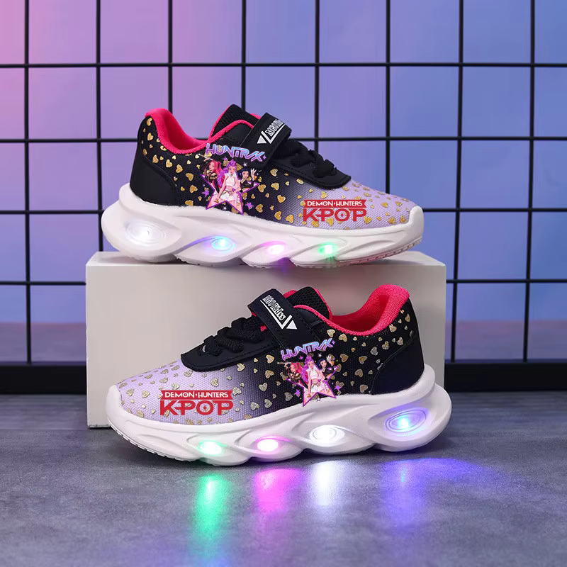 Baskets lumineuses Kpop Demon Hunter pour enfants, chaussures LED en maille avec lumières clignotant