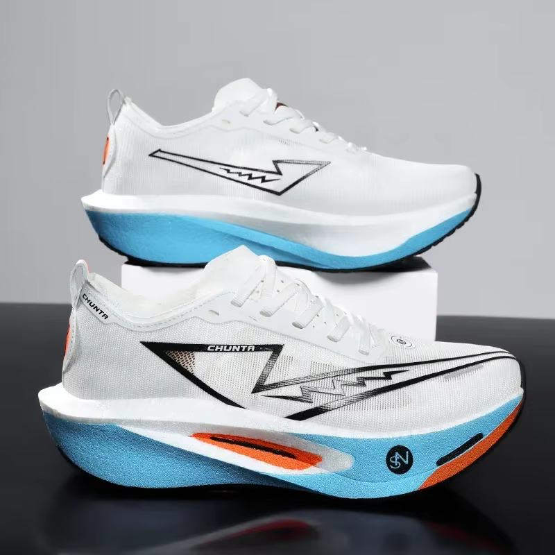 Chaussures de course spécialisées planche de carbone Marathon hommes sport respirant léger femmes co