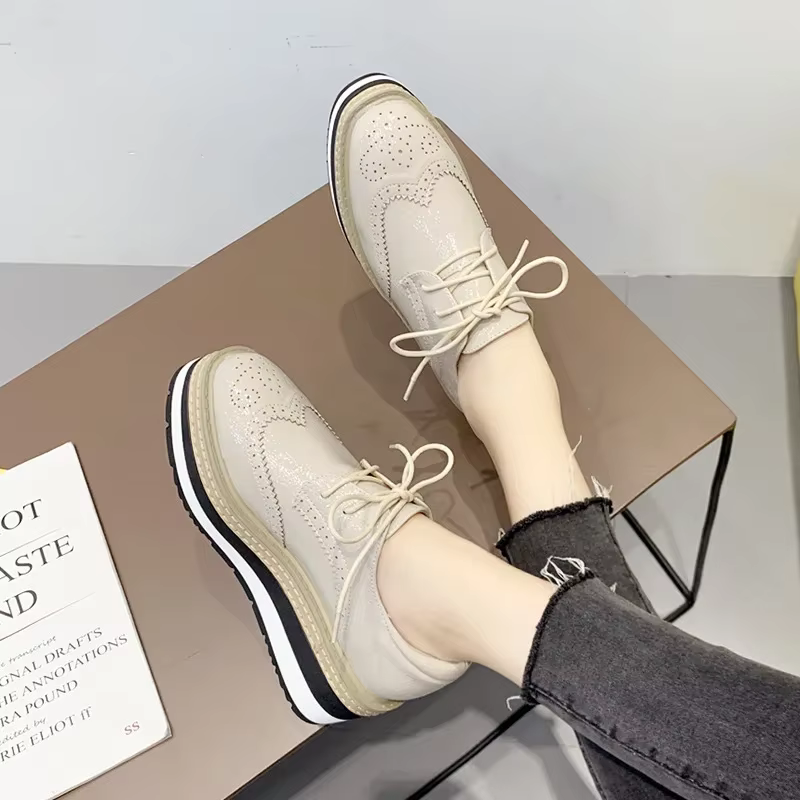 LTARTA Chaussures à muffins à plateforme sculptée Brock de style britannique pour femmes, chaussures