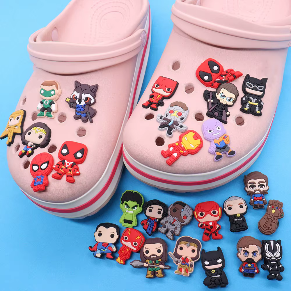 Accessoires de chaussures en PVC, 1 pièce, super-héros Iron Man panthère Thanos Deadpool, breloques,