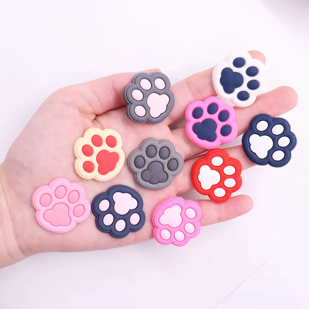 Breloques de chaussures en PVC pour enfants, pattes de chat mignonnes colorées, accessoires d'orneme