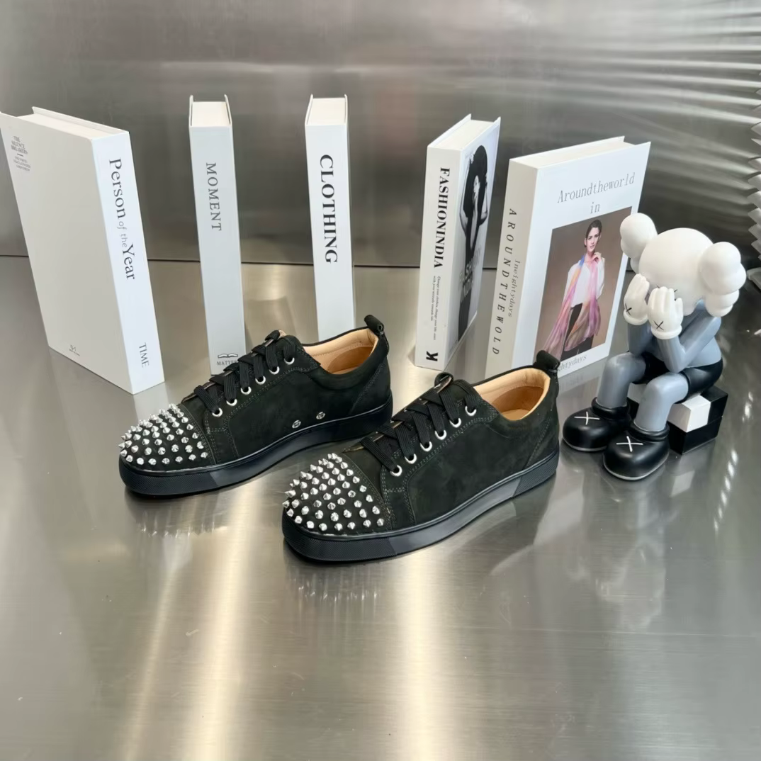 Nouvelles baskets basses de luxe en cuir blanc pour hommes avec pointes sur les orteils, semelles ro