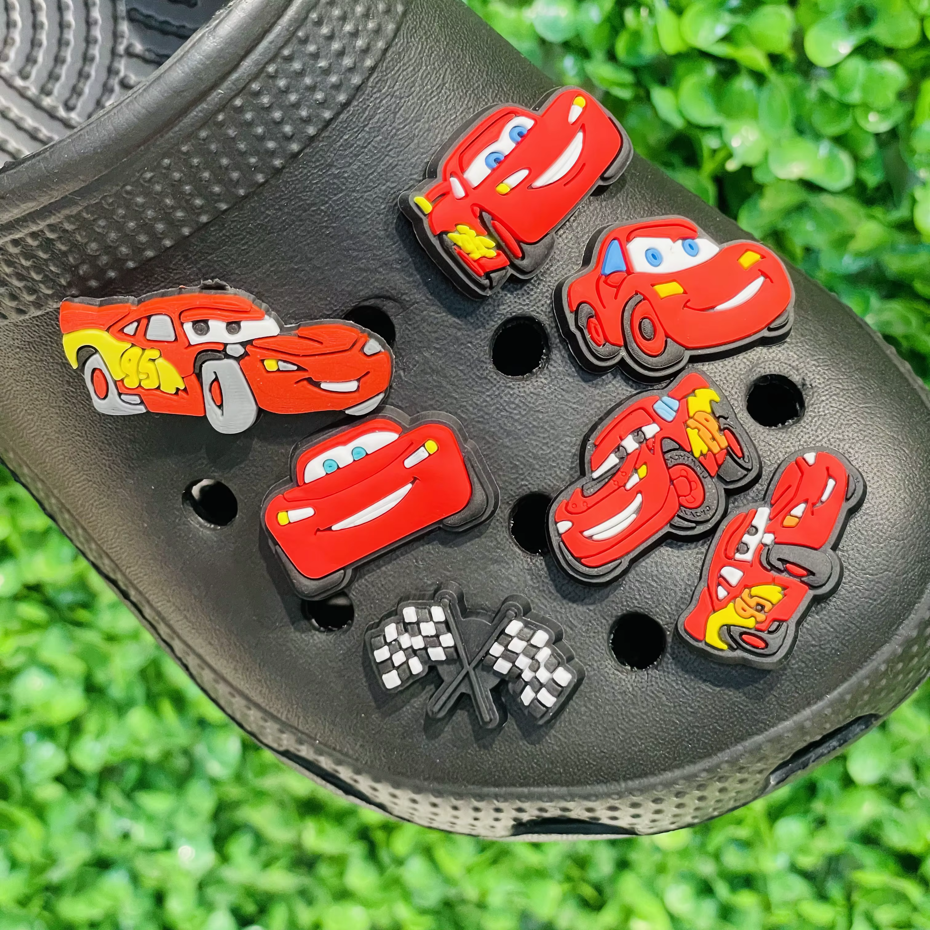 Breloques de chaussures de jardin en PVC, voitures de dessin animé, pour sabots, épingles, sandales,