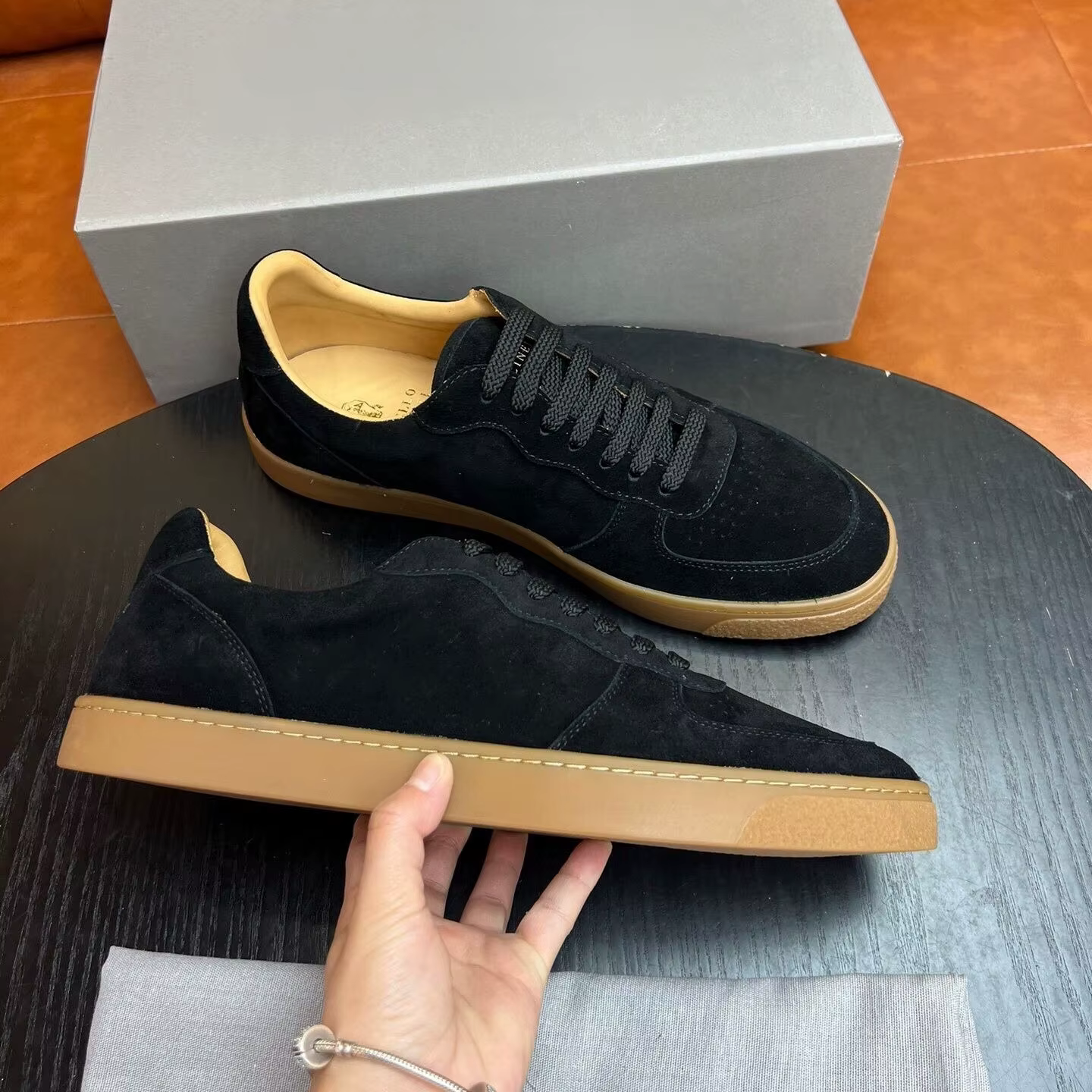 Chaussures décontractées en daim pour hommes 2026 – Baskets basses à lacets style américain en daim 