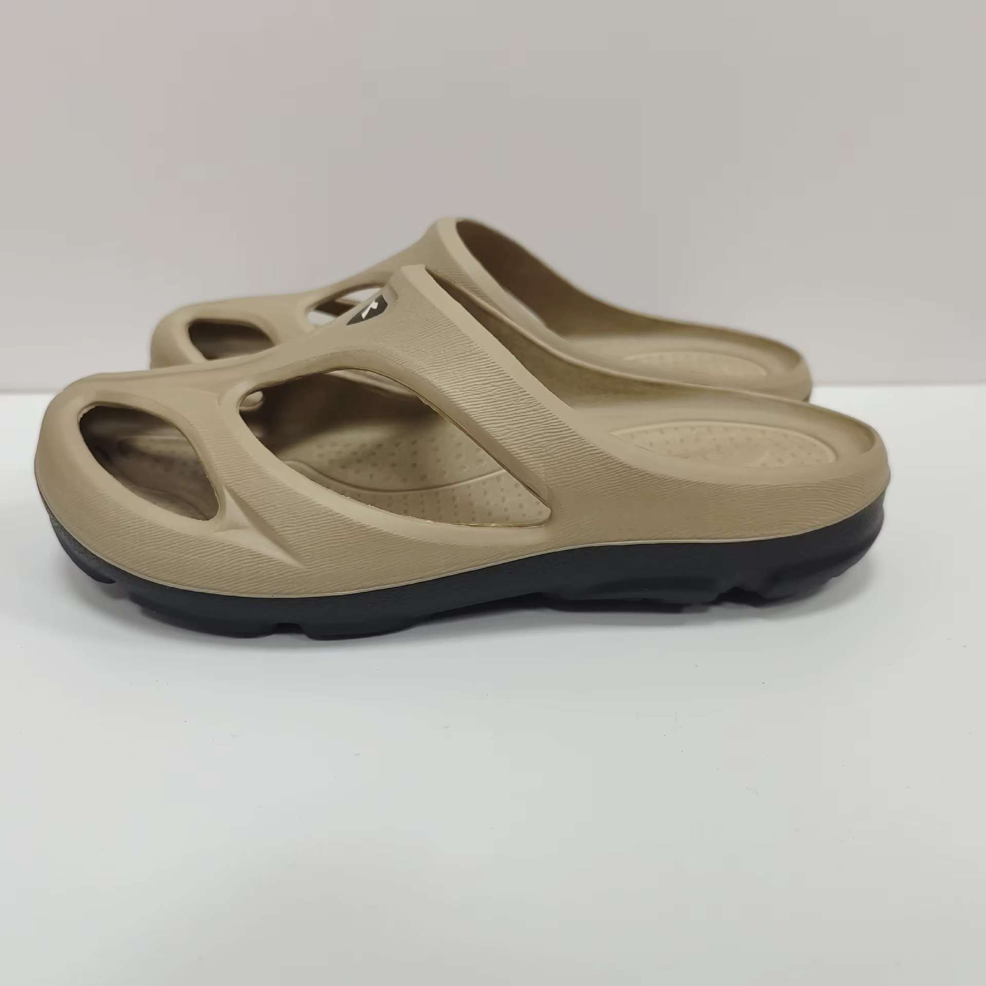 Sandales unisexes respirantes bicolores pour la maison et l'extérieur, chaussures à enfiler conforta