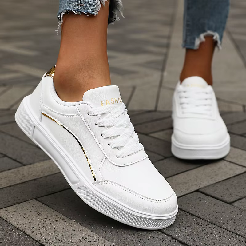 Baskets blanches décontractées pour femmes, chaussures chics à garniture argentée, doublure souple, 