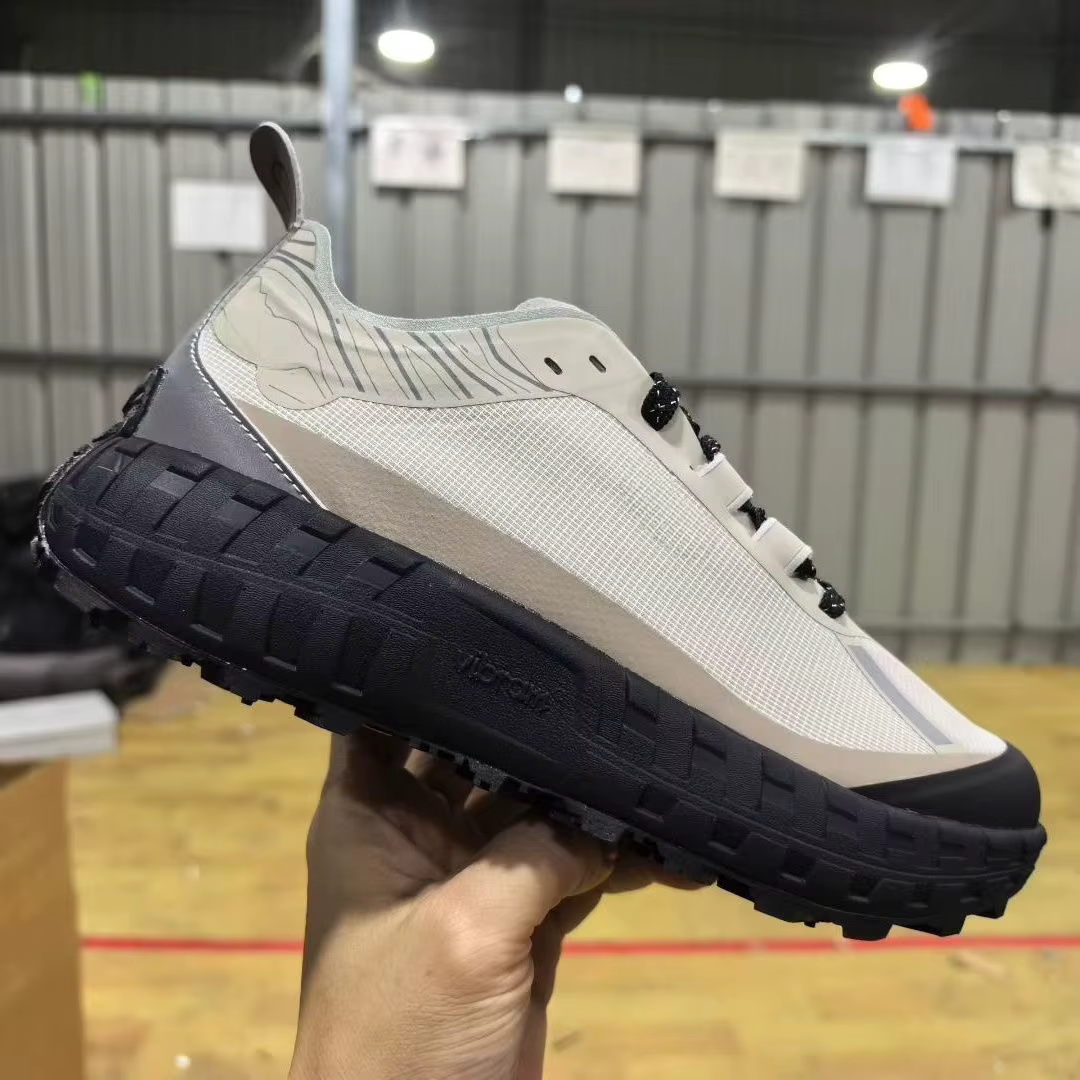 26SS Nouvelles chaussures de trail pour hommes et femmes, mode, confortables, antidérapantes, pour l