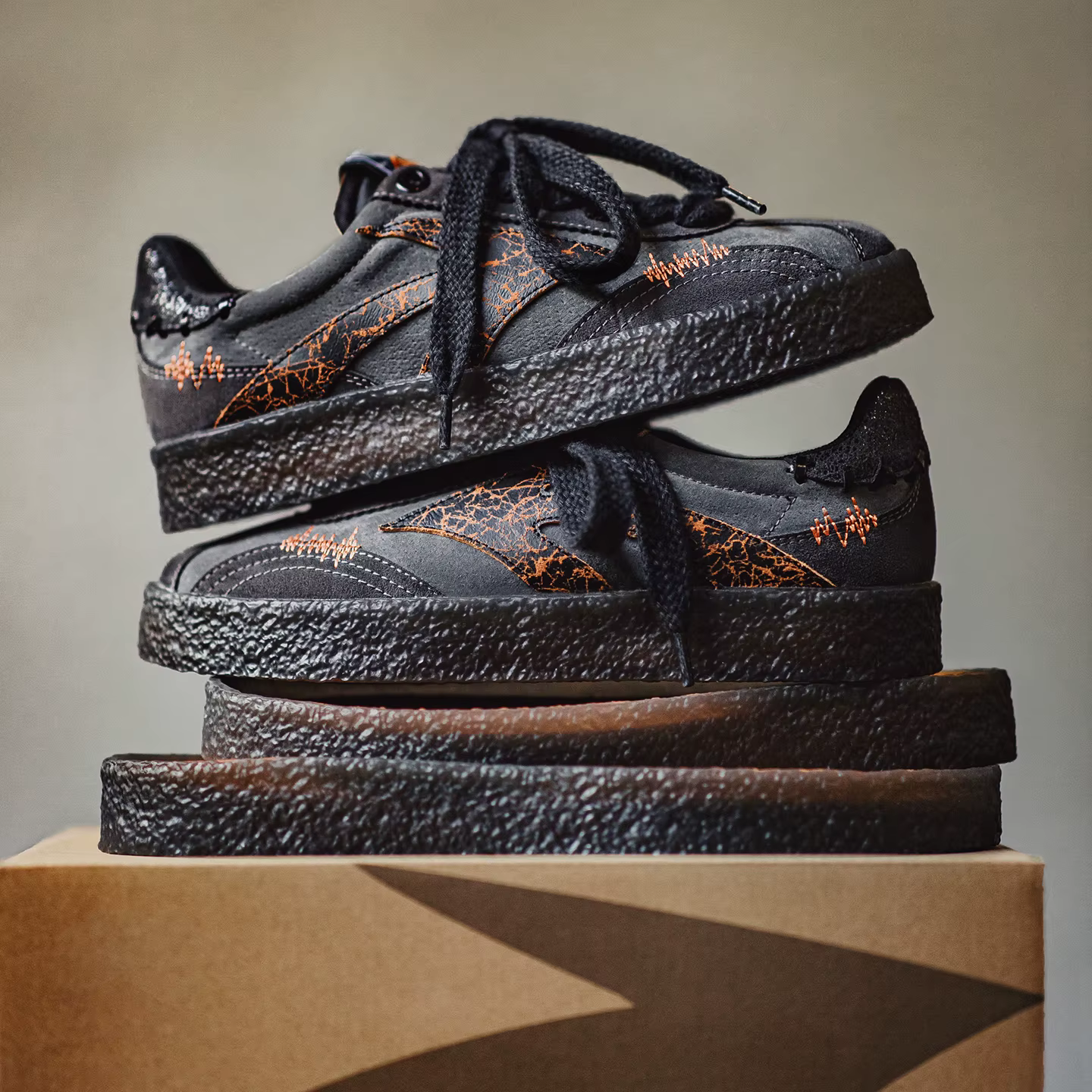 Maden hommes Vintage semelle épaisse baskets noir bas motif fissure hauteur augmentant chaussures dé