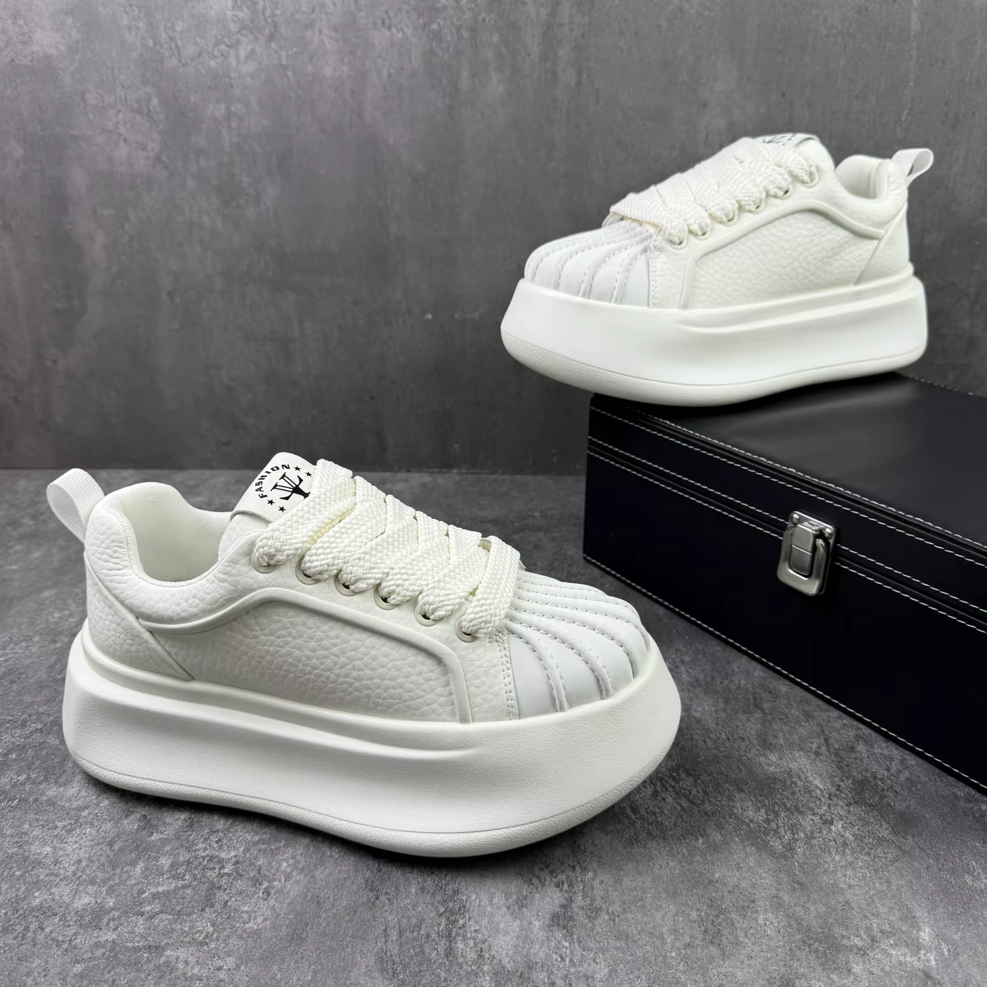 Chaussures de sport épaisses pour hommes, chaussures de skate originales de créateur, faciles à asso