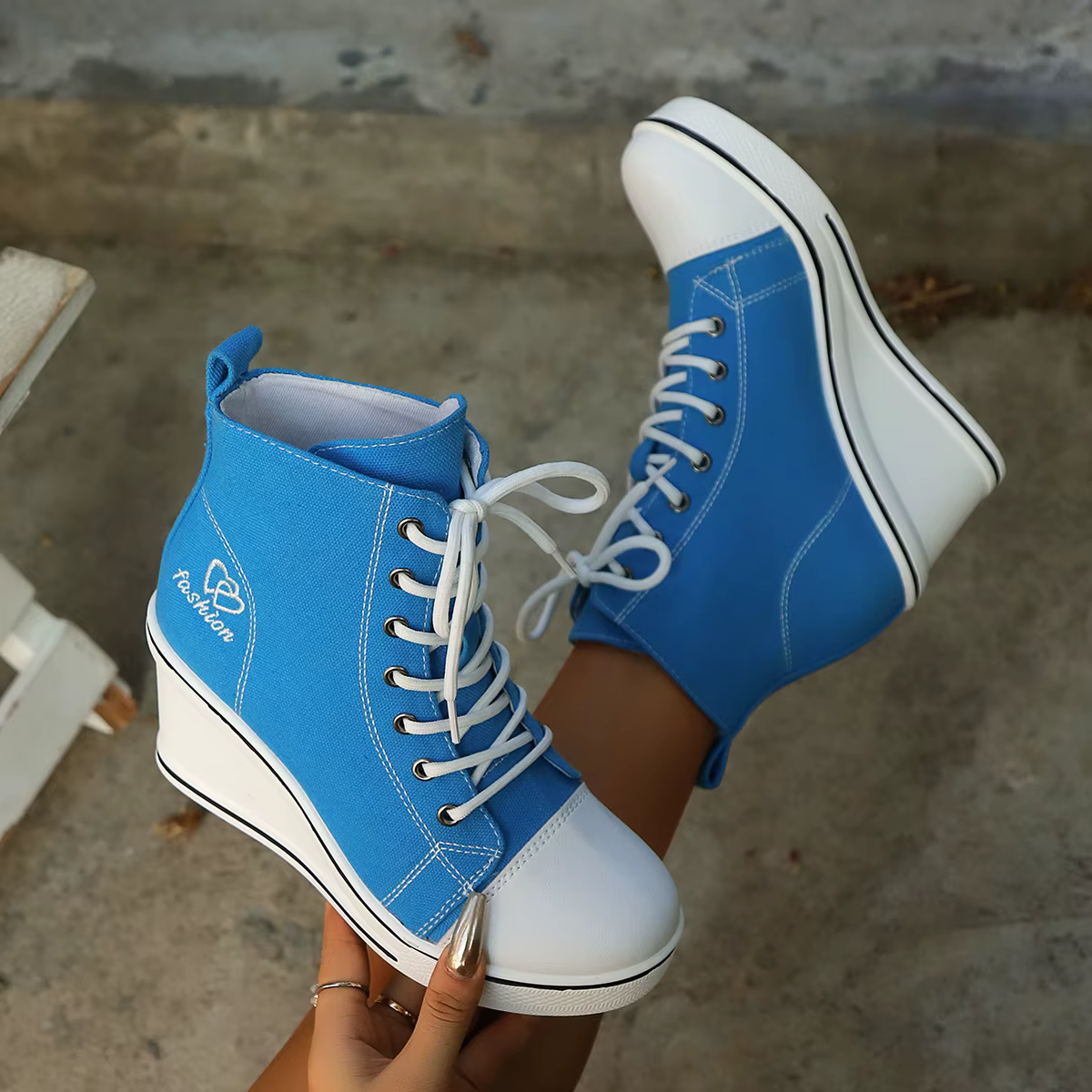 Femmes baskets 2025 nouvelle plate-forme en plein air toile chaussures femmes à lacets augmenté haut