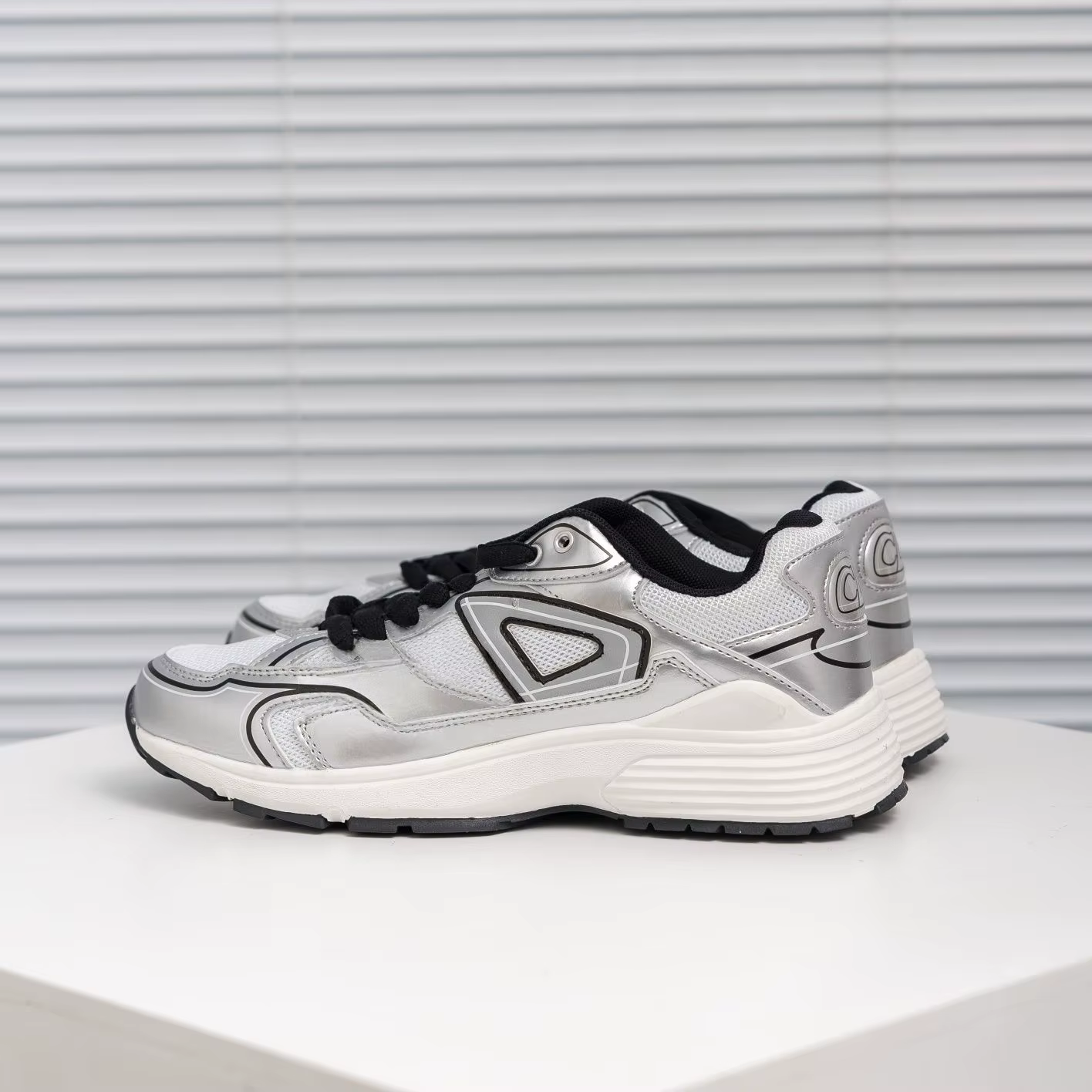 Nouvelles chaussures de sport respirantes en maille pour hommes, style fin, nouvelle collection été,