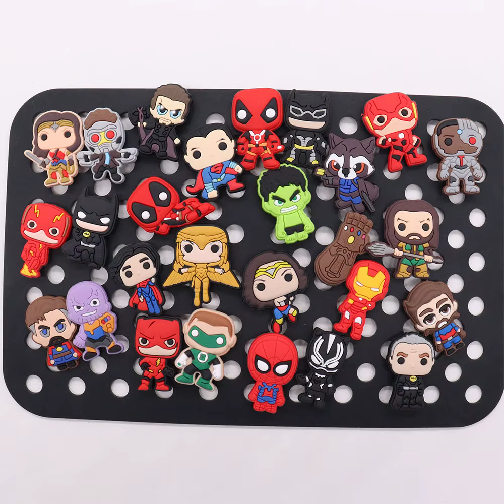 Accessoires de chaussures en PVC, 1 pièce, super-héros Iron Man panthère Thanos Deadpool, breloques,