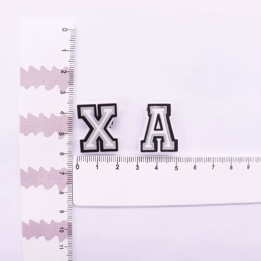 Breloques de chaussures 3D en PVC, lettres de l'alphabet anglais de dessin animé A-Z, accessoires de