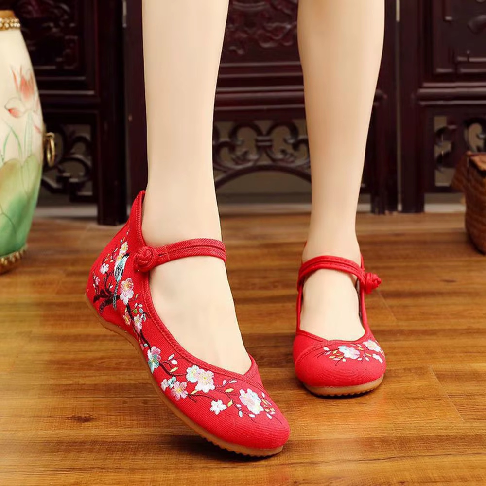 Chaussures Hanfu brodées pour femmes, chaussures Cheongsam à talon bas, chaussures simples rétro en 