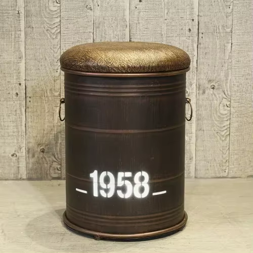 Tabouret de bar industriel rétro avec cadre en métal robuste et siège seau en cuir, meubles de pub d