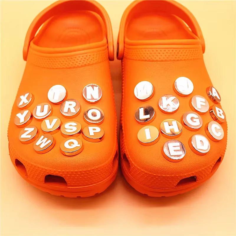 Alphabets originaux en métal, accessoires de chaussures, or rond de luxe, A à Z, 26 lettres libremen