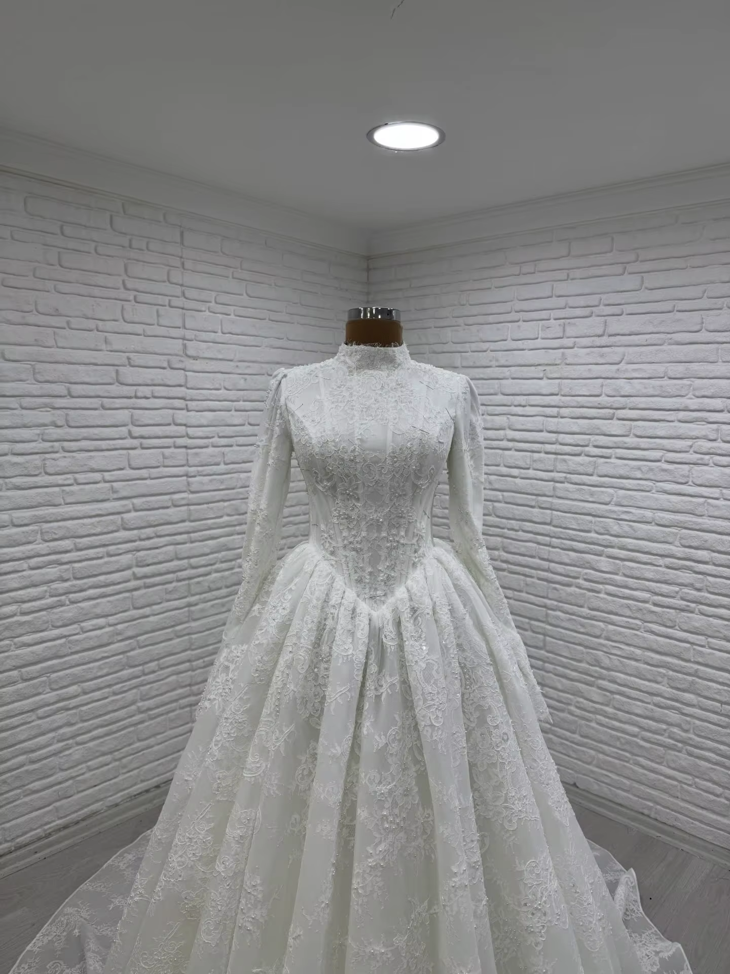Robe de mariée musulmane de style Dubaï, robe de mariée luxueuse et modeste, col haut, dentelle, man
