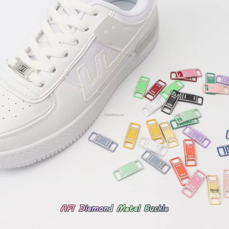 Breloques de chaussures en diamant AF1, lacets de rencontre, lacets lumineux en métal de qualité, dé