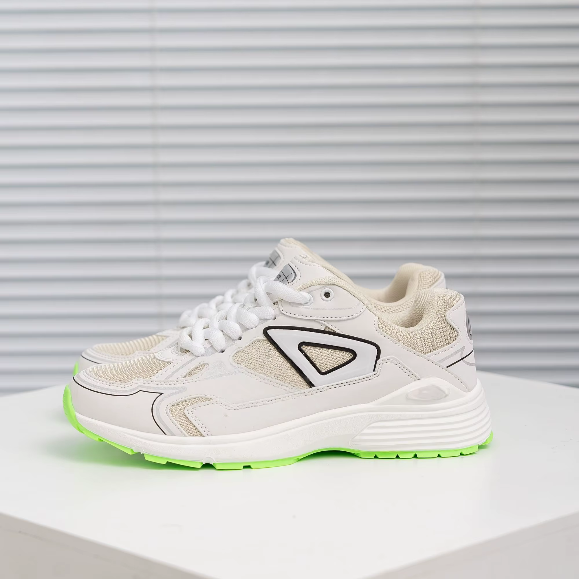 Nouvelles chaussures de sport respirantes en maille pour hommes, style fin, nouvelle collection été,