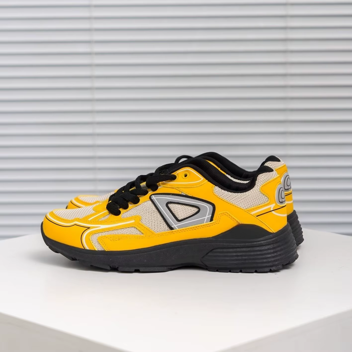 Nouvelles chaussures de sport respirantes en maille pour hommes, style fin, nouvelle collection été,