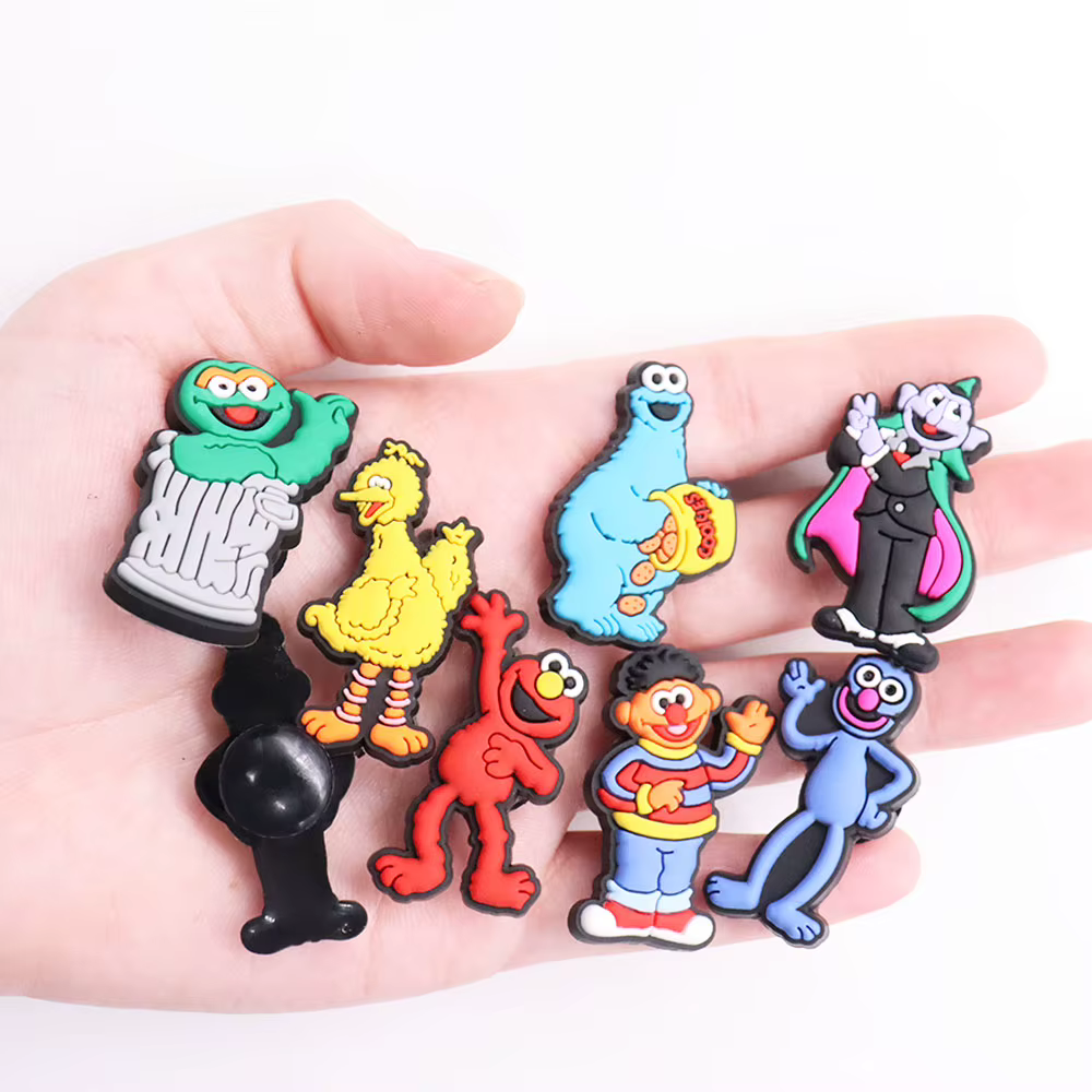 Breloques de chaussures en PVC, 1 pièce, biscuits de dessin animé, oiseau jaune, monstre, accessoire