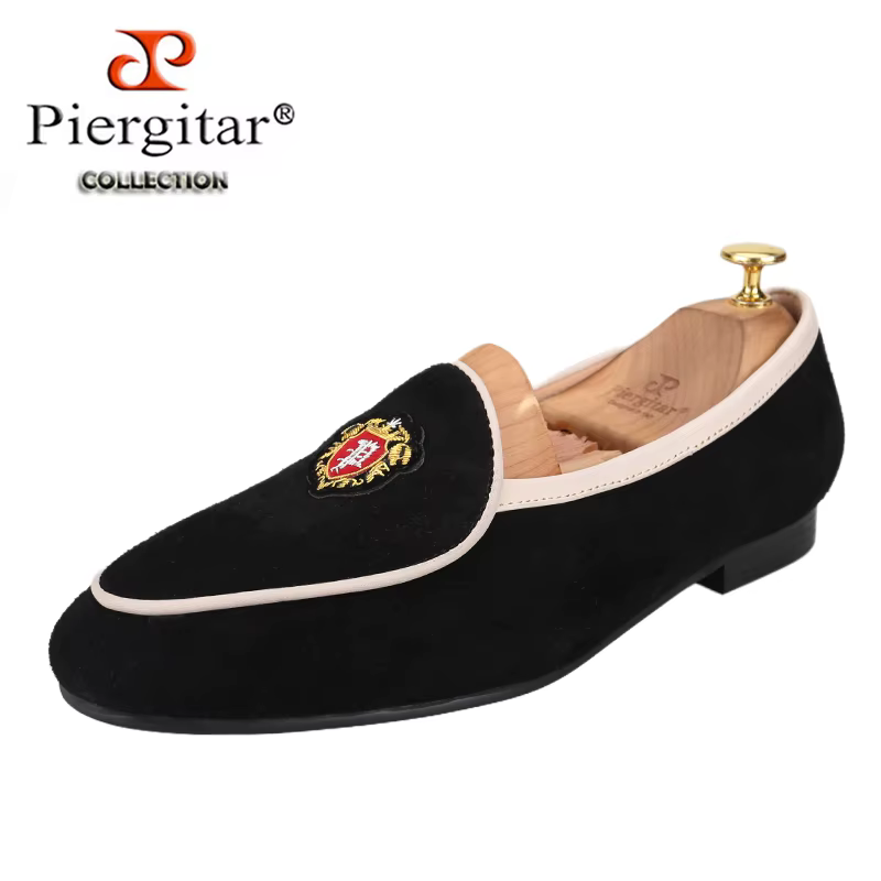 Chaussures de smoking Piergitar style classique en daim noir à enfiler avec badge en soie indienne f
