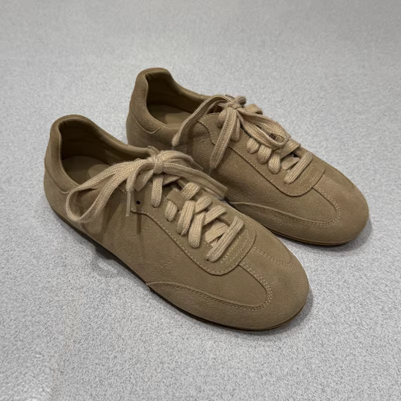 Chaussures d'entraînement allemandes pour femmes 2026 – Nouvelles baskets plates antidérapantes en d