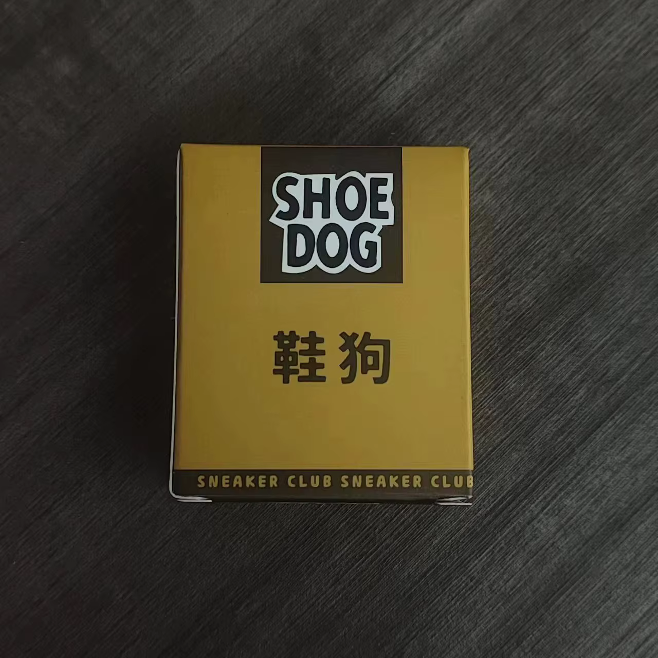 Gomme Nettoyante pour Chaussures - Revitalisez vos baskets avec cette brosse à chaussures sans eau p