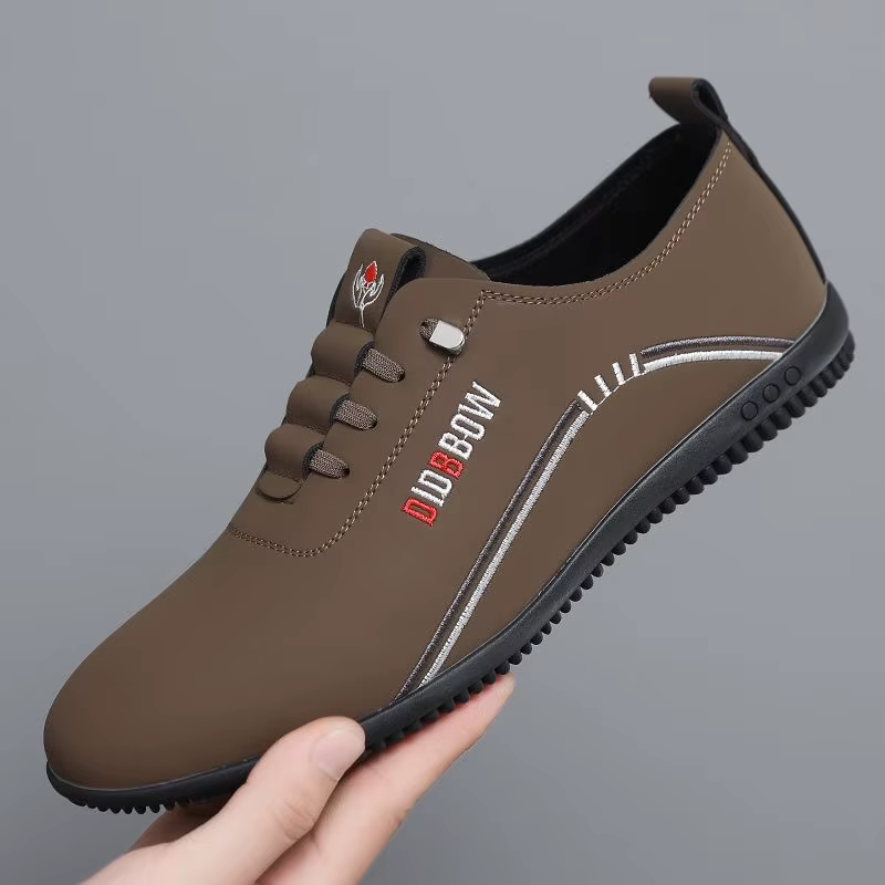 Chaussures en cuir pour hommes mode semelle souple hommes mocassins confortables chaussures de march