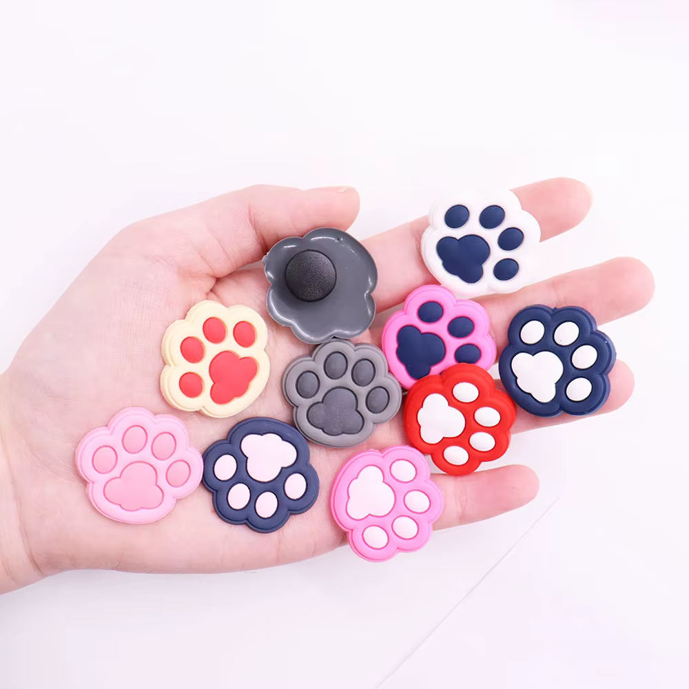 Breloques de chaussures en PVC pour enfants, pattes de chat mignonnes colorées, accessoires d'orneme