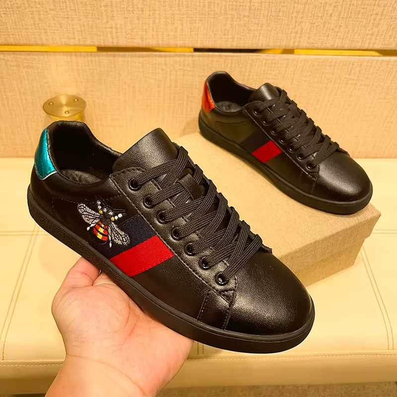 Baskets Homme 2026 Bee Shoes Broderie de Haute Qualité Chaussures de Skateboard Confortables Coupe B
