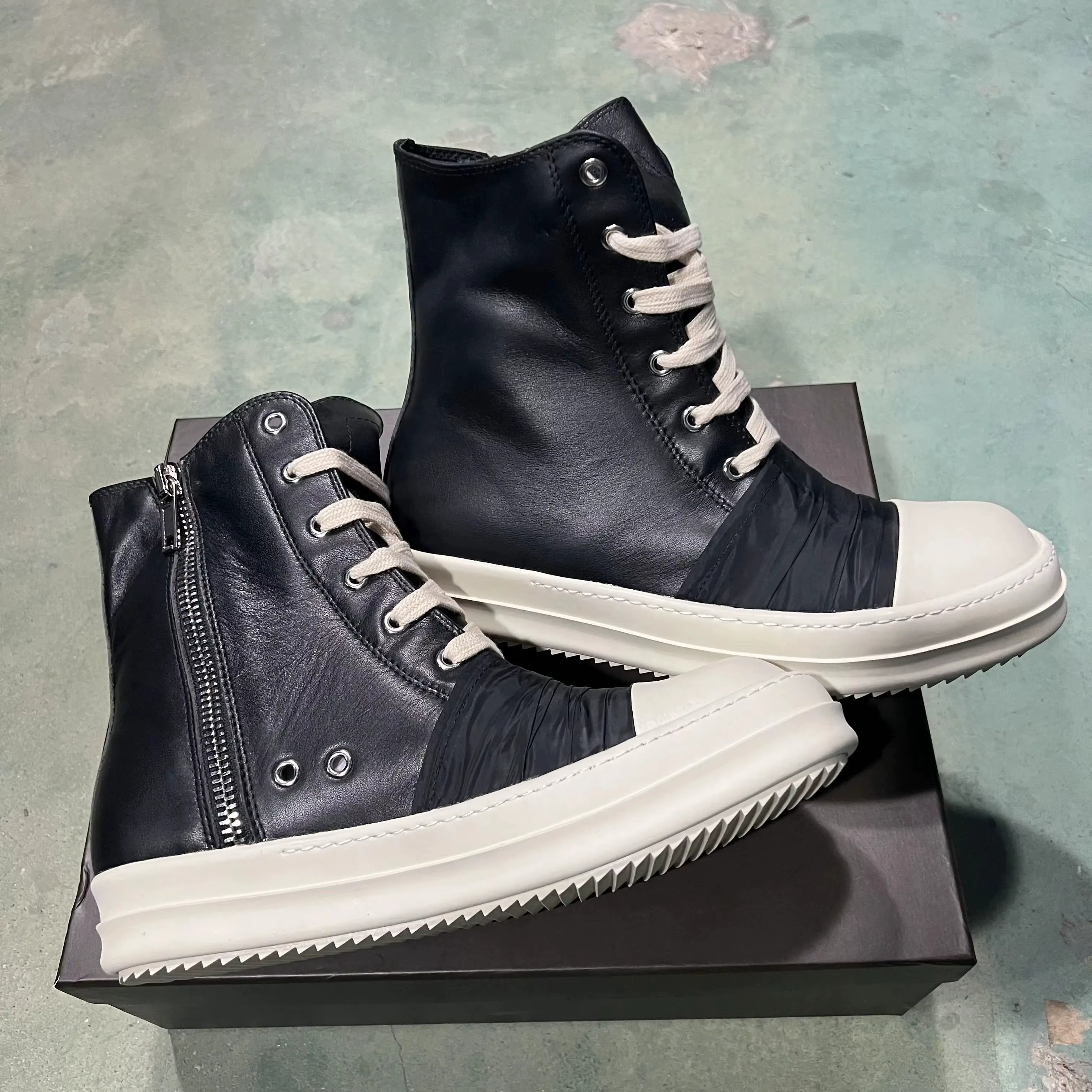 Marque hommes chaussure en cuir haut femmes Sneaker qualité noir plissé tissu concepteur formateur l