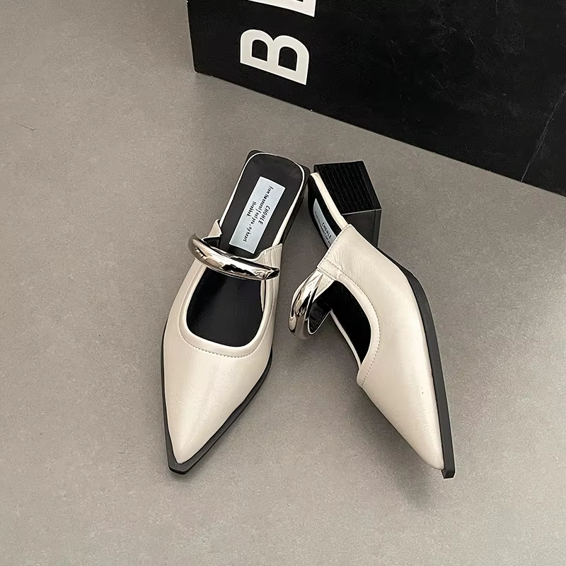 Mules d'été à bout couvert pour femmes, pantoufles à la mode, décoration en métal, chaussures coulis