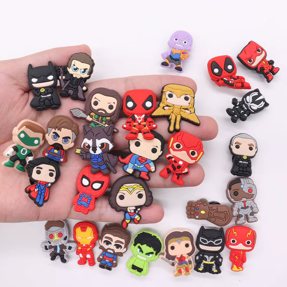 Accessoires de chaussures en PVC, 1 pièce, super-héros Iron Man panthère Thanos Deadpool, breloques,