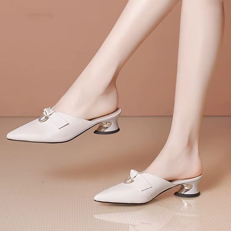 Chaussures de luxe Rhenstone Mules pantoufles pour femmes et sandales pour dames en cuir Beige bout 