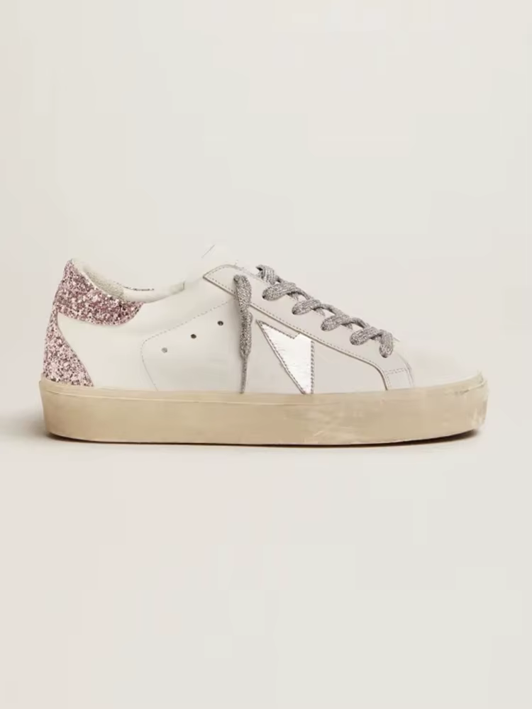 Chaussures de basket usagées avec amortissement pour l'absorption des chocs