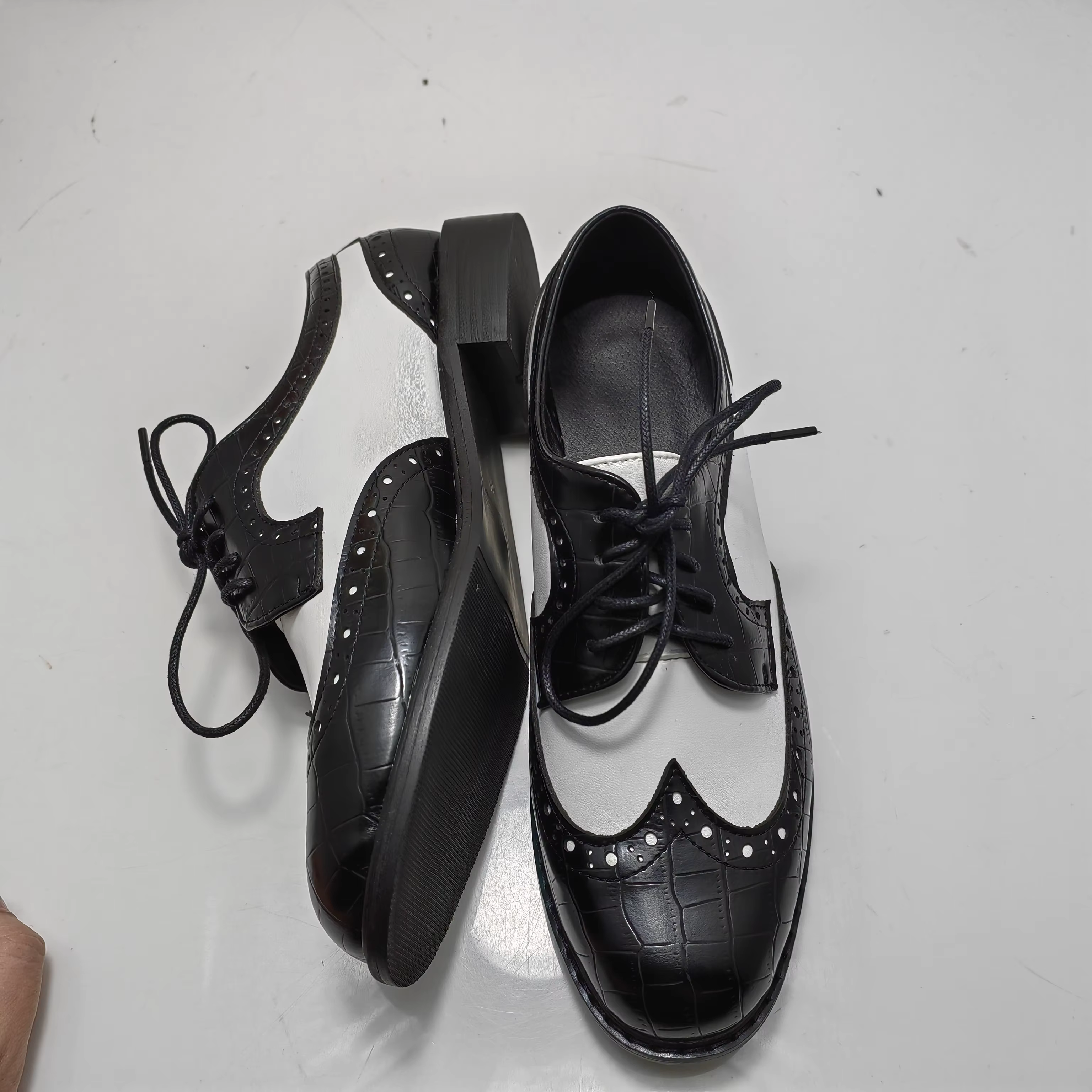 SIMLOVEYO Design chaussures plates pour femme bout rond à lacets couleur mixte respirant Oxford chau