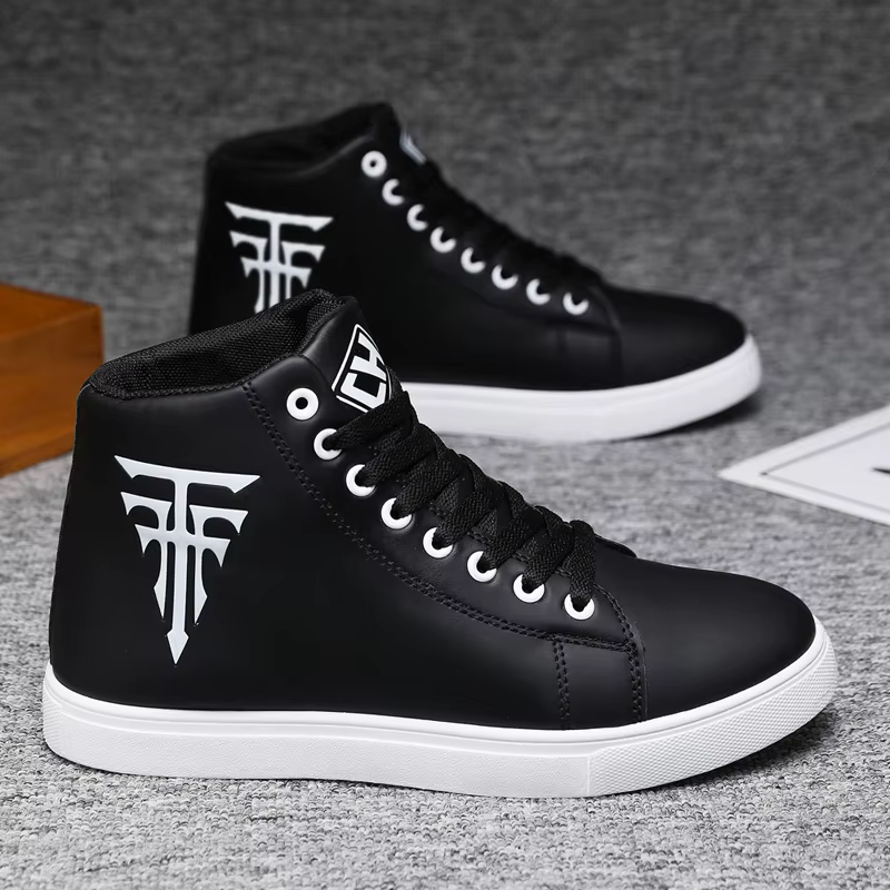 [Chaussures de sport] Une paire de chaussures de skate montantes décontractées pour le sport et les 