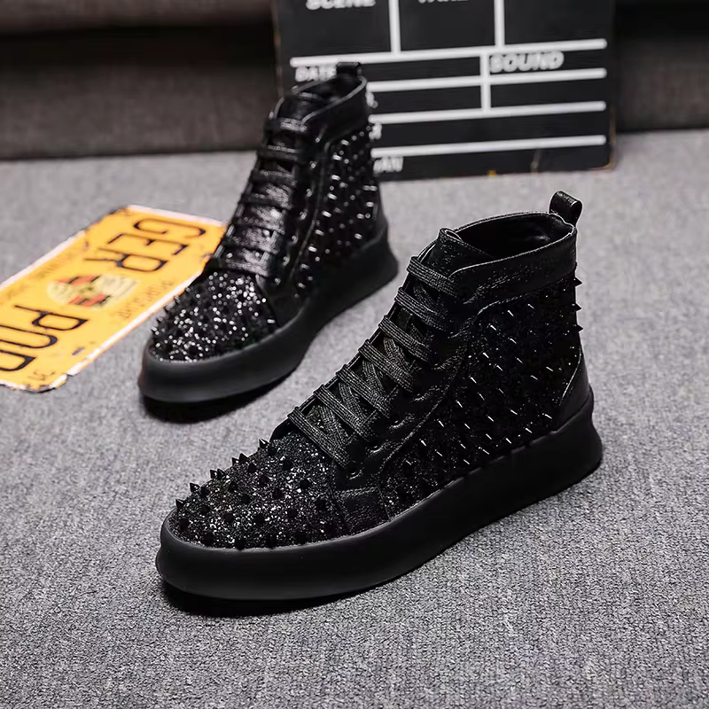 Rivet de luxe chaussures pour hommes baskets de créateur hommes punk hauts or lumière bas décontract