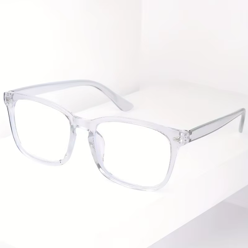 Une paire de lunettes à la mode pour femmes, adaptées aux vacances quotidiennes, vêtements et access
