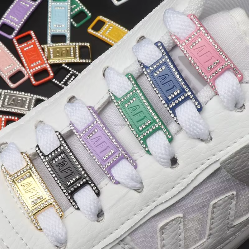 Breloques de chaussures en diamant AF1, lacets de rencontre, lacets lumineux en métal de qualité, dé