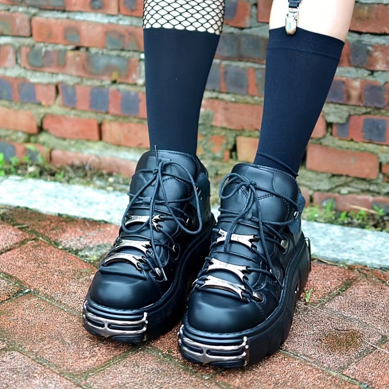 Thick Bottom Platform Women Sneakers Rock Metal Decoration Large Size Casual Trainers Punk Style Got