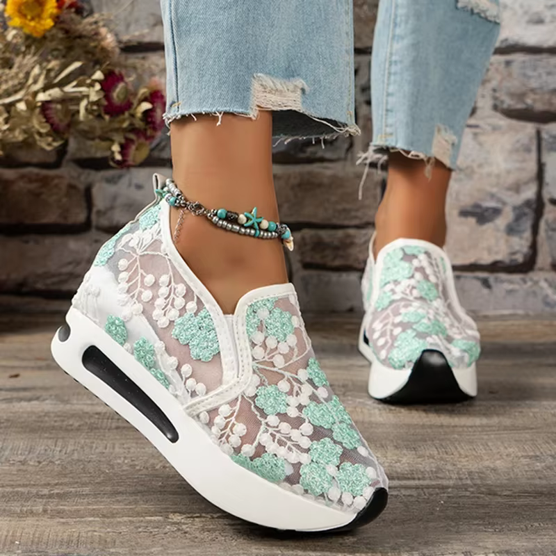 Baskets à plateforme en maille respirante pour femmes, mocassins brodés, chaussures à enfiler, confo