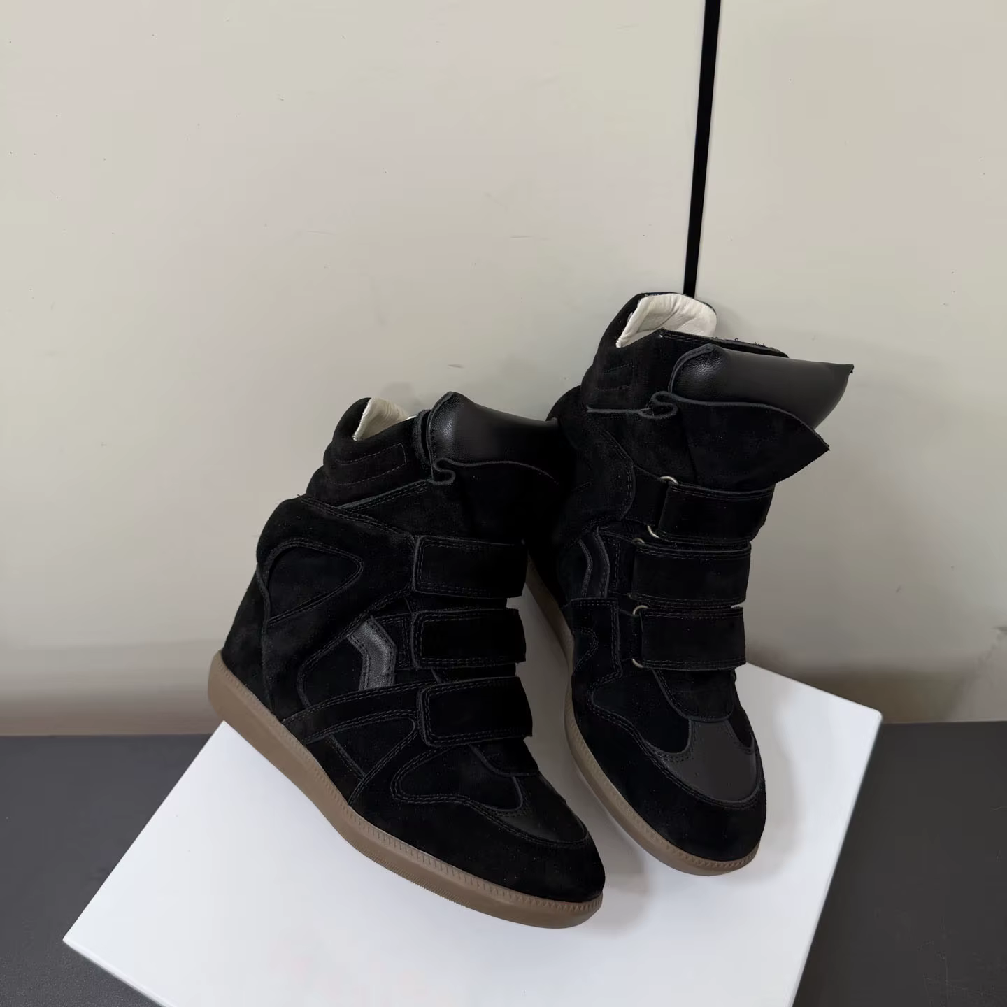 Baskets compensées en daim pour femme, montantes, à fermeture Velcro, avec talon compensé dissimulé