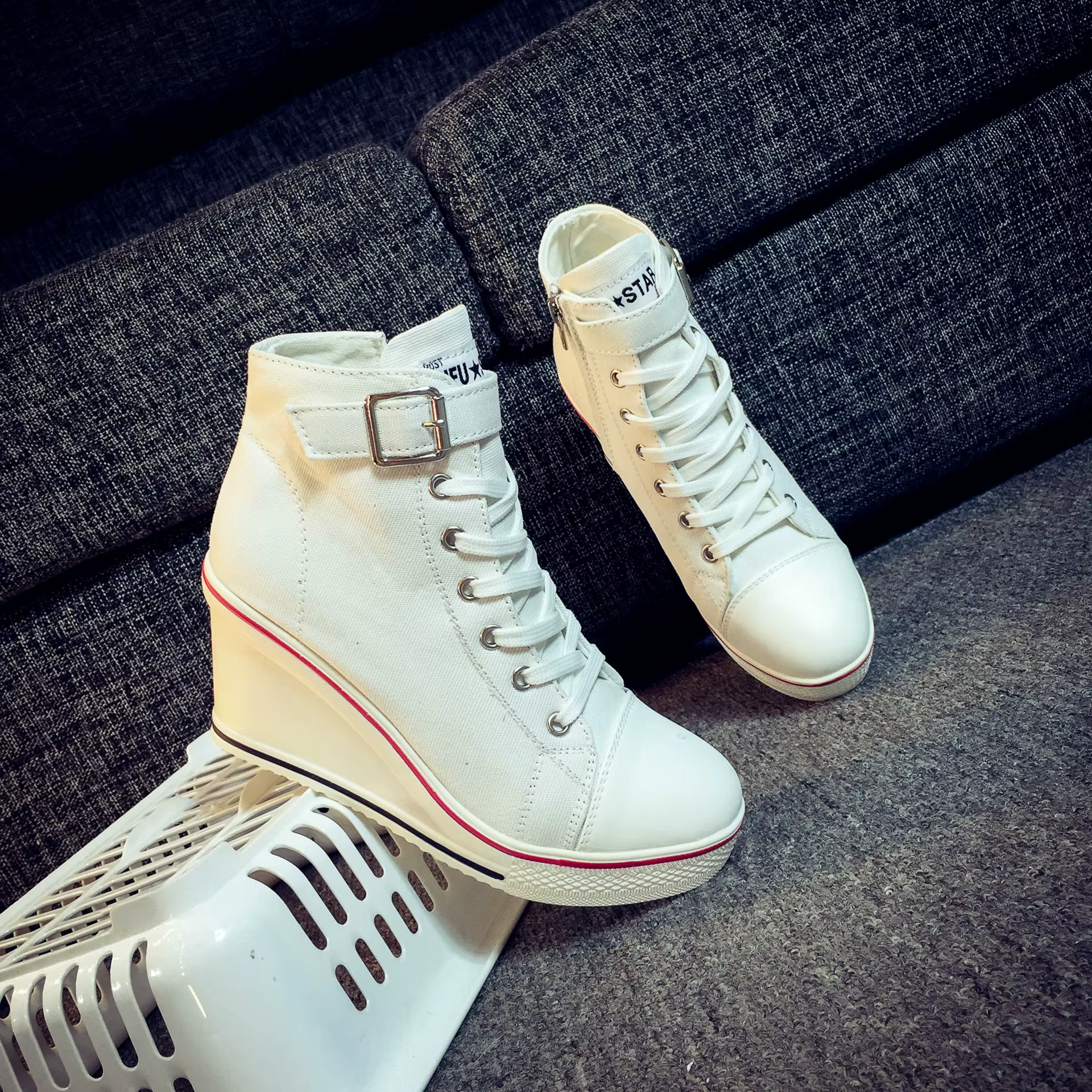 Chaussures en toile montantes pour femmes, baskets à talons compensés, chaussures en denim pour dame