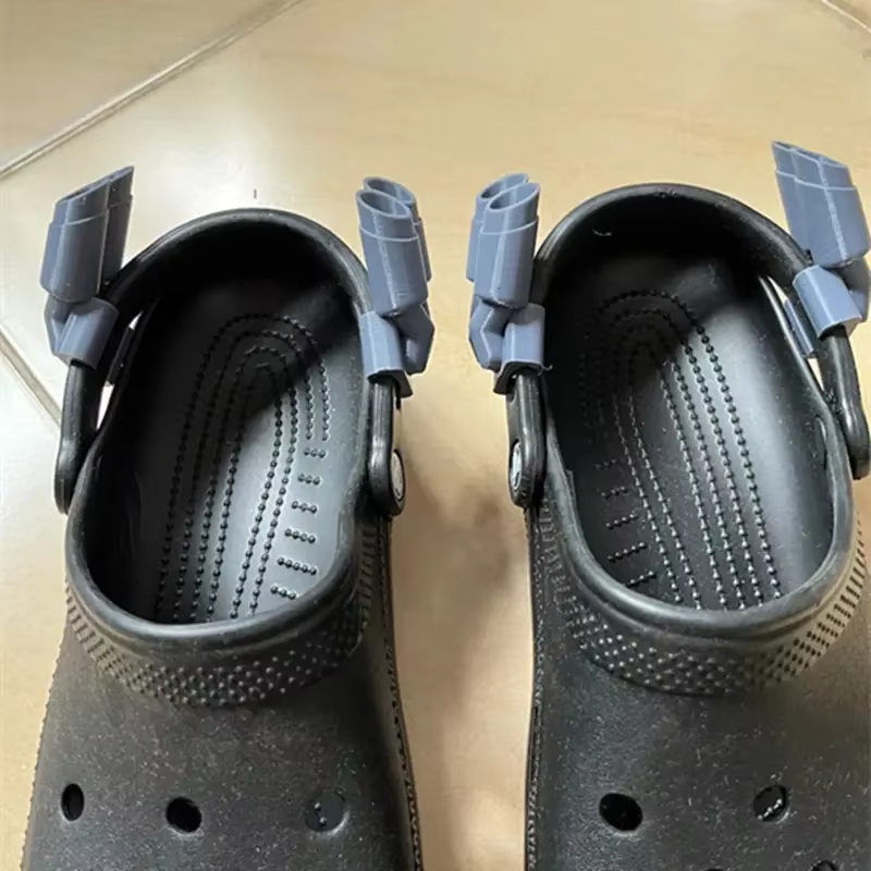 1 paire d'échappement à double silencieux pour Crocs, accessoires de charme de chaussure remarquables